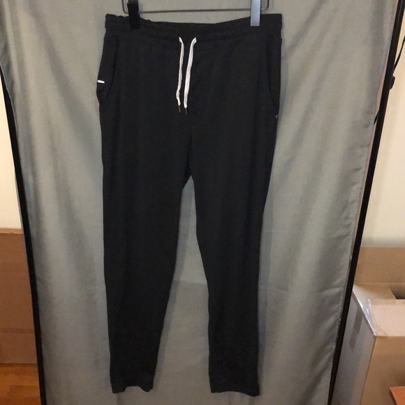 Vuori Ponto Performance Jogger Pants, size Large